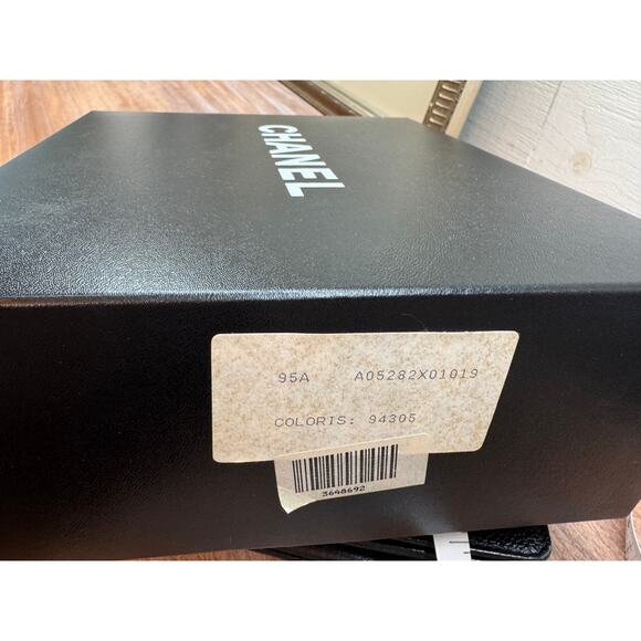 *RARE* Vintage Chanel WOC | Black | Caviar Leather | VGUC - Picture 8 of 8